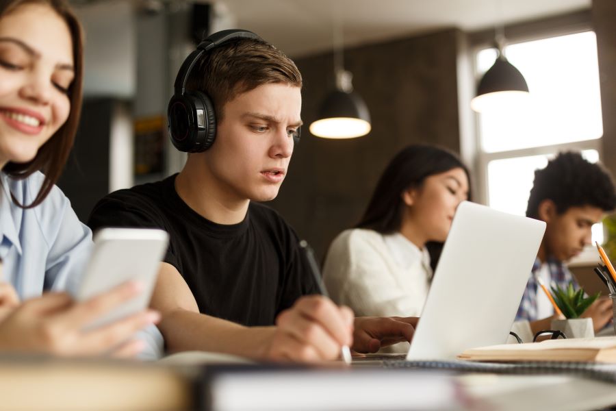 La educación superior ante el reto de las generaciones Z y Alpha